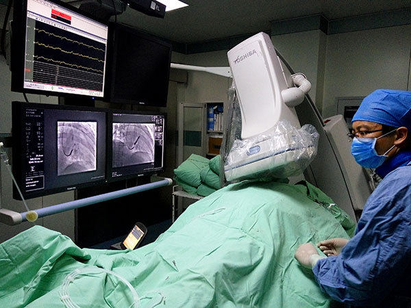 心內(nèi)科新技術(shù)照片2.jpg 心內(nèi)科新技術(shù)照片2.jpg