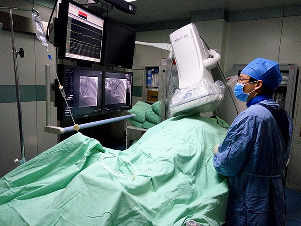 心內(nèi)科新技術(shù)照片3.jpg 心內(nèi)科新技術(shù)照片3.jpg